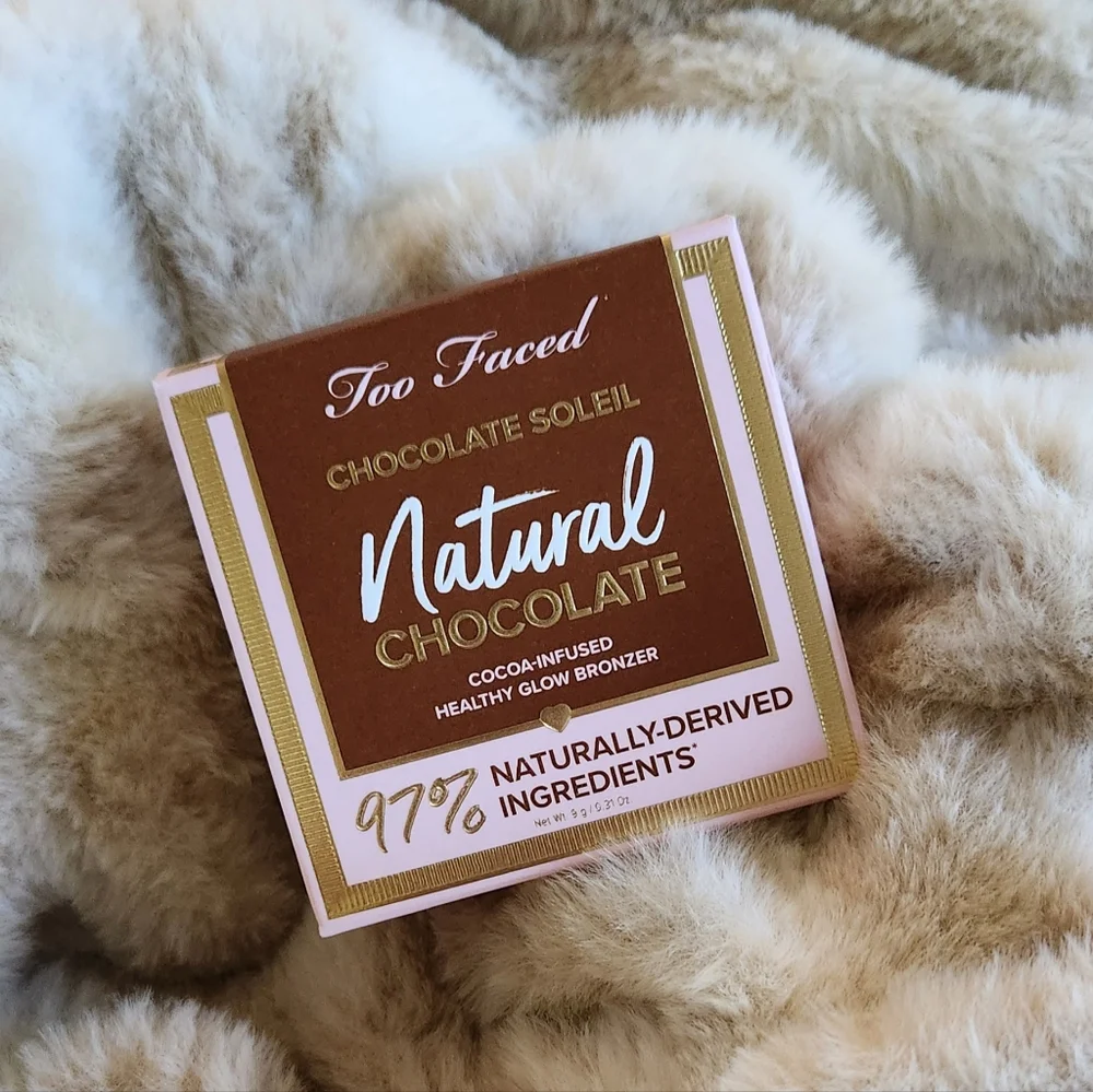TOO FACED- Chocolate Soleil: Cocoa-Infused Healthy Glow Bronzer